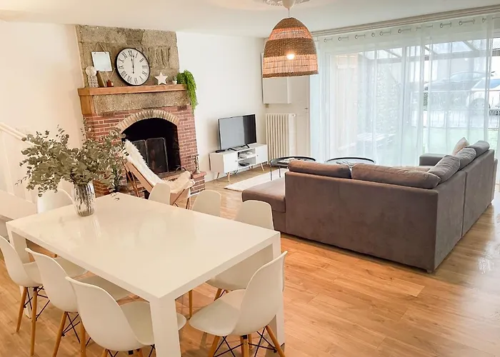 Maison Spacieuse Et Chaleureuse *